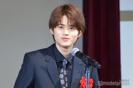「silent」鈴鹿央士、受賞式で謙虚な発言「僕で良かったですか？」ドラマ部門最優秀賞受賞＜第39回ATP賞テレビグランプリ受賞式＞ 画像