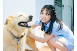 乃木坂46田村真佑、犬と戯れ笑顔弾ける 1st写真集先行カット解禁＜恋に落ちた瞬間＞ 画像