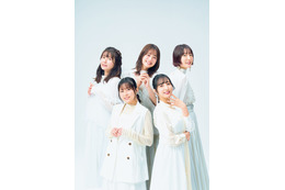 「五等分の花嫁」花澤香菜・竹達彩奈・伊藤美来・佐倉綾音・水瀬いのり、純白衣装で「週刊少年マガジン」表紙登場 画像