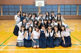 乃木坂46公式ライバル・僕が見たかった青空、デビューシングル「青空について考える」MV公開 実体験を元に制服パフォーマンス 画像