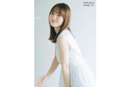 乃木坂46田村真佑、色白素肌輝くノースリーブワンピ姿 画像