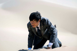 堺雅人「VIVANT」初回、“1人2役”演出に反響「半沢直樹」彷彿の声も 画像