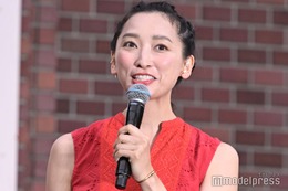 杏、フランス移住後初のイベント出演 “初対面”山崎賢人から絶賛される＜キングダム 運命の炎＞ 画像