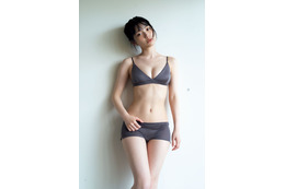 「トリリオンゲーム」出演で話題・あかせあかり、ヘルシー美ボディで魅了 画像