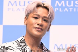 三代目JSB・ELLY、20歳の秘蔵写真公開「昔のEXILE ATSUSHIさんです（笑）」 画像