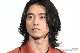 山崎賢人「喉もかゆくなってきて呼吸もしづらくなって」1年前の症状明かす 画像