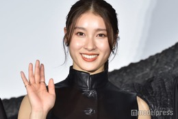 土屋太鳳、姉・炎伽＆弟・神葉との3ショット披露 ふっくらお腹に注目集まる 画像