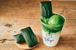 日本茶スタンド八十八良葉舎、鎌倉に誕生 「焙煎抹茶ソフト」「抹茶ラテ 鎌倉壱」など抹茶尽くし 画像