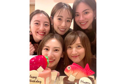 北川景子ら“セーラー戦士”、小松彩夏の結婚祝福 集合ショットに反響 画像