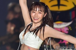 無期限活動休止発表のてんちむ、美ボディ＆背中の羽タトゥー大胆披露 “DJ”として「関コレ」盛り上げる＜関西コレクション 2023 A／W＞ 画像
