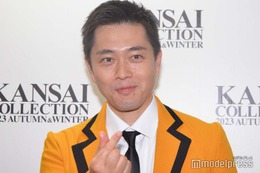 吉村洋文大阪府知事「高2の娘に初めてすごいと言われました」“マイナス30歳コスプレ”を説明＜関西コレクション 2023 A／W＞ 画像