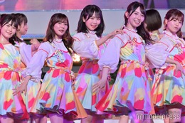 日向坂46「TIF」2年連続大トリ 小坂菜緒が欠席メンバーの“ポーズ”で思い届ける＜TIF2023＞ 画像