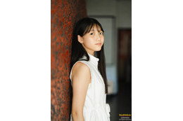 STU48諸葛望愛、ノースリーブで透明素肌際立つ 画像