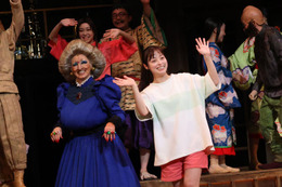 橋本環奈＆上白石萌音「千と千尋の神隠し」再演初日開幕「新作をやっているような気持ち」＜カーテンコールコメント＞ 画像