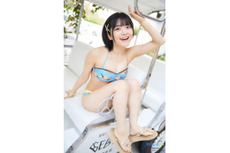 虹コン・岡田彩夢、ふっくらバスト際立つビキニ姿で魅了 画像