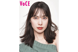 戸田恵梨香、母になり“新たな人生観”語る「VOCE」1年ぶり表紙 画像