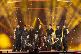 JO1、SEVENTEEN「Super」カバーでLAに実力アピール バックダンサーなしの“神輿”に驚きの声＜「KCON LA」2023 DAY3＞ 画像