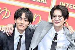 松坂桃李に「VIVANT」いじり 岡田将生も“キャッチコピー”で参戦＜ゆとりですがなにか インターナショナル＞ 画像