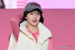 乃木坂46久保史緒里の“あざとポーズ”に悶絶 透け感トップスで涼しげ夏コーデ＜Seventeen 夏の学園祭2023＞ 画像