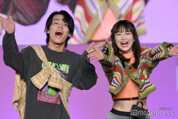 茅島みずき＆日向亘、投げキッスに歓声飛ぶ 笑顔溢れるランウェイ＜Seventeen夏の学園祭2023＞ 画像
