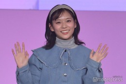 永瀬莉子、ミニ丈ボトムスで美脚披露＜Seventeen 夏の学園祭2023＞ 画像