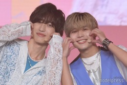 なにわ男子・道枝駿佑＆長尾謙杜、キュートな“みちながハート”炸裂 ペアランウェイに大歓声＜Seventeen夏の学園祭2023＞ 画像