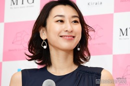 浅田舞、入浴ショット披露　美ボディ際立つシルエットに「綺麗すぎる」「人魚みたい」の声 画像