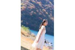 STU48石田千穂、ノースリーブワンピで色白素肌輝く 画像