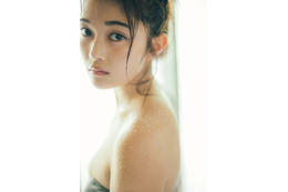 井上咲楽、濡れた素肌にドキッ バラエティでは見られない艶姿 画像