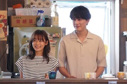 ＜真夏のシンデレラ 第8話＞健人、再会した同期からハグ 夏海に恋のライバル登場か？ 画像