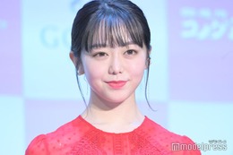 峯岸みなみ、東海オンエア・てつやとの“手繋ぎサンセットショット”公開「ロマンチック」「美しい」と反響続々 画像