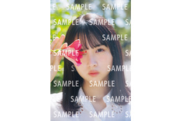 日向坂46上村ひなの、まっすぐな瞳にドキッ 特典ポストカード第2弾先行公開＜そのままで＞ 画像