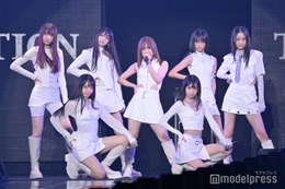 「OUT OF 48」から誕生・AKB48現役メンバーら所属「UNLAME」初お披露目 圧巻パフォーマンスで鮮烈デビュー＜TGC2023A／W＞ 画像