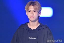 小宮璃央、金髪ヘア初お披露目 ブラックコーデ姿がかっこいい＜TGC2023A／W＞ 画像