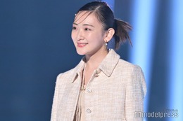 生駒里奈、7年ぶり「TGC」出演 パール輝く技ありヘアに釘付け＜TGC2023A／W＞ 画像