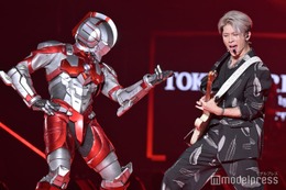 MIYAVI「TGC」シークレット登場 “天使姿”ゆうちゃみ＆ウルトラマンと豪華コラボ＜TGC2023A／W＞ 画像