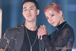 土屋アンナ、イケメン息子・澄海と6年ぶり「TGC」で親子ランウェイ＜TGC2023A／W＞ 画像