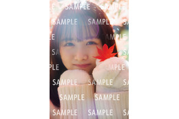 日向坂46上村ひなの、彼女感あふれる微笑み 特典ポストカード第3弾先行公開＜そのままで＞ 画像