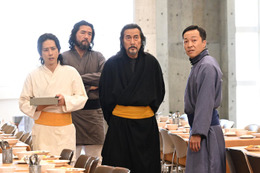 「VIVANT」ベキ（役所広司）が乃木（堺雅人）への態度を突然変えた理由「ノコルは気付いてないけど…」「裏の裏かも」考察飛び交う 画像