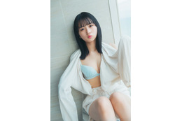 日向坂46上村ひなの、初のランジェリーカット解禁＜そのままで＞ 画像