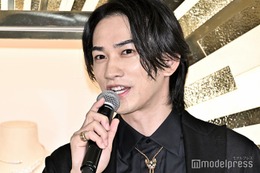 町田啓太、ハイジュエリー引き立つブラックコーデで登場 “今後演じてみたい役”も明かす「実は1度もやったことがない」 画像