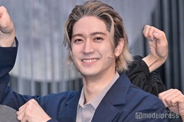 Hey! Say! JUMP中島裕翔、2年ぶり舞台で猫役 しっぽ揺らし会見登場＜ひげよ、さらば＞ 画像