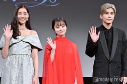 橋本環奈＆新木優子「ママ友的な」会話で盛り上がる　岩田剛典は福田組参加に「これでいいのかな」＜赤ずきん、旅の途中で死体と出会う。＞ 画像