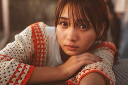 ばんばんざい・るな、初グラビア＆雑誌初表紙　水着姿で美ボディ披露 画像