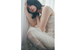 桜田ひより、水着＆インナーウェア姿・風呂上がりのすっぴん披露 2nd写真集決定 画像