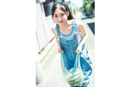 櫻坂46谷口愛季、夏グラビアでキュートな魅力全開 切ない雰囲気も 画像