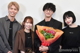 「VIVANT」で話題の古屋呂敏、2度目の個展開催 Netflix「オオカミ」メンバー3人がサプライズで駆けつける 画像