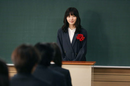 ＜最高の教師 1年後、私は生徒に■された 最終話＞九条、卒業式再び迎える 魂込めた最後の授業へ 画像