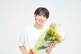 少年忍者・深田竜生ら「紅さすライフ」笑顔でクランクアップ 言い間違いで笑い誘う 画像