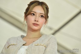 「小悪魔ageha」PyunA.（ぴょな）、デコルテからタトゥーチラリ 清楚ファッションでガーリーに＜OKINAWA COLLECTION 2023＞ 画像
